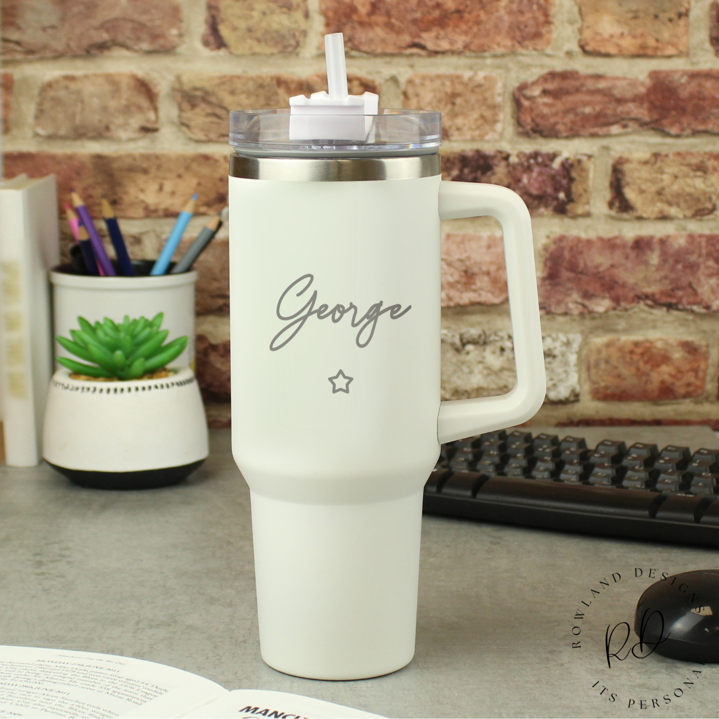 White insulated mug with handle and lid