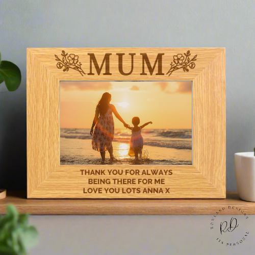 Personalised Floral Mum 6x4 oak photo frame with custom engraving and floral design.