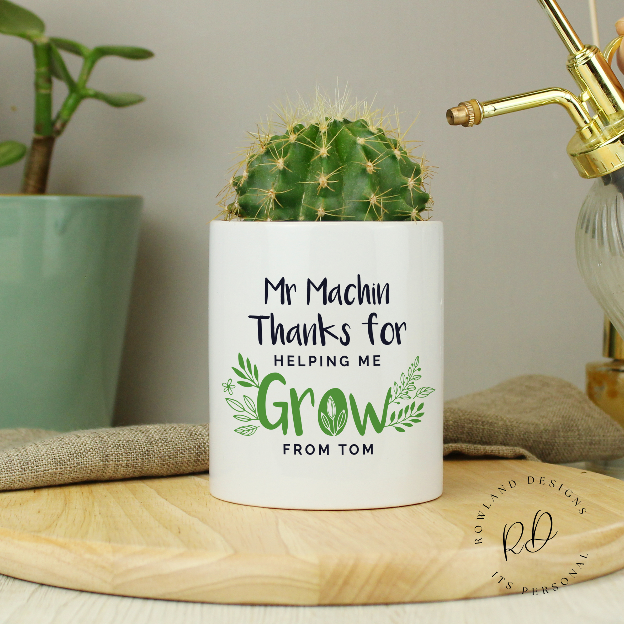 Personalised ceramic storage pot with "Thanks for Helping Me Grow" engraving – a perfect teacher gift.