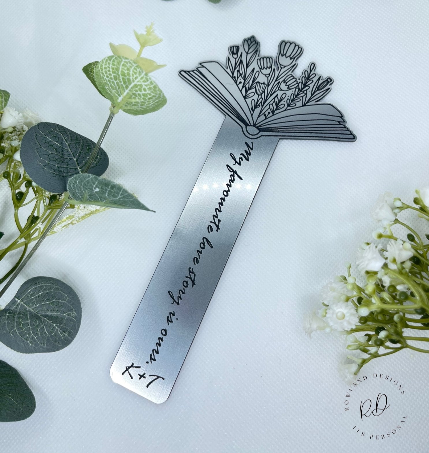 Personalised bookmark with engraved initials and love quote – perfect custom gift for book lovers