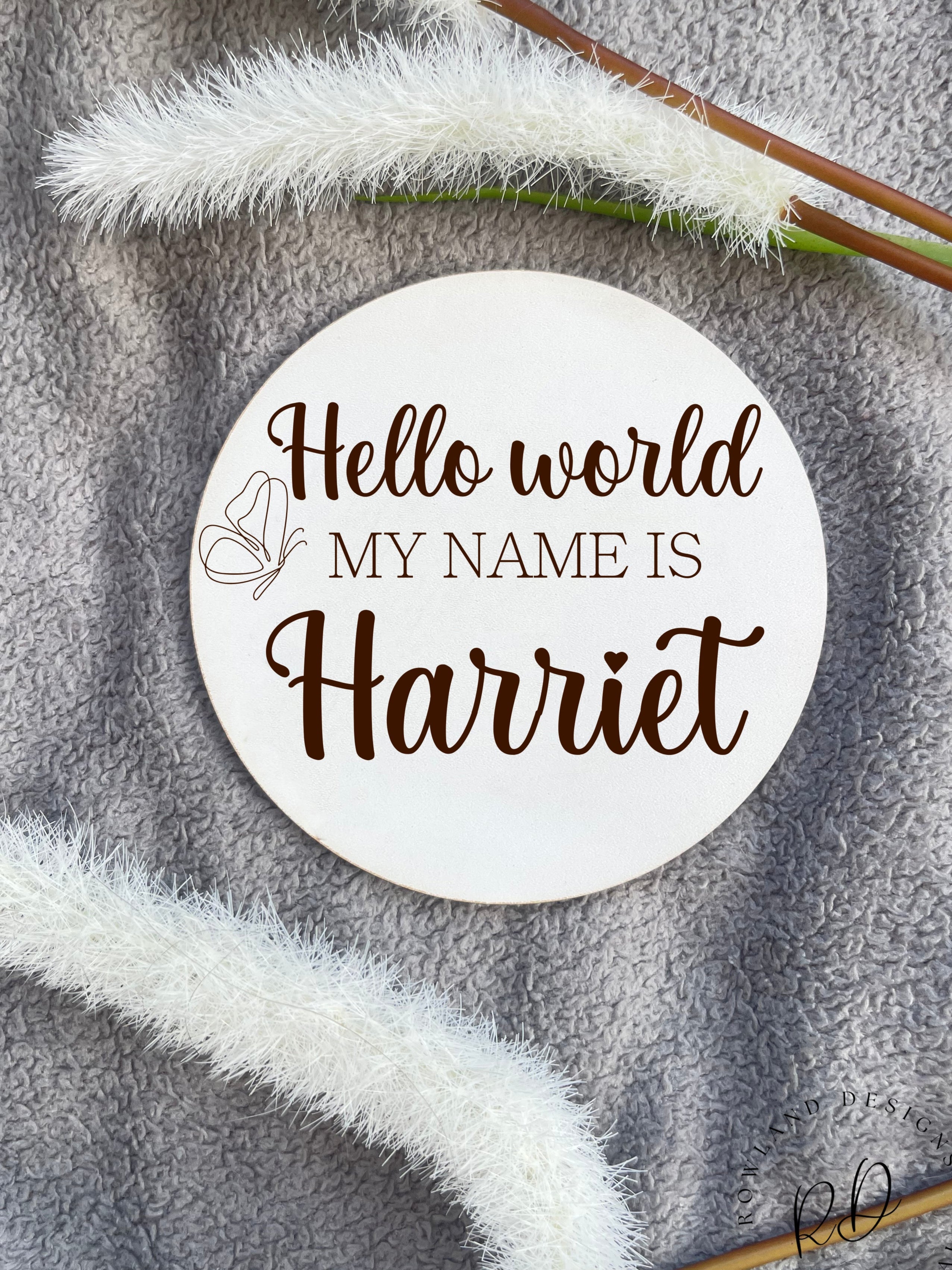 Engraved Baby Name Announcement Plaque – Personalised wooden name reveal sign, ideal for baby photos, keepsakes, and baby shower gifts.