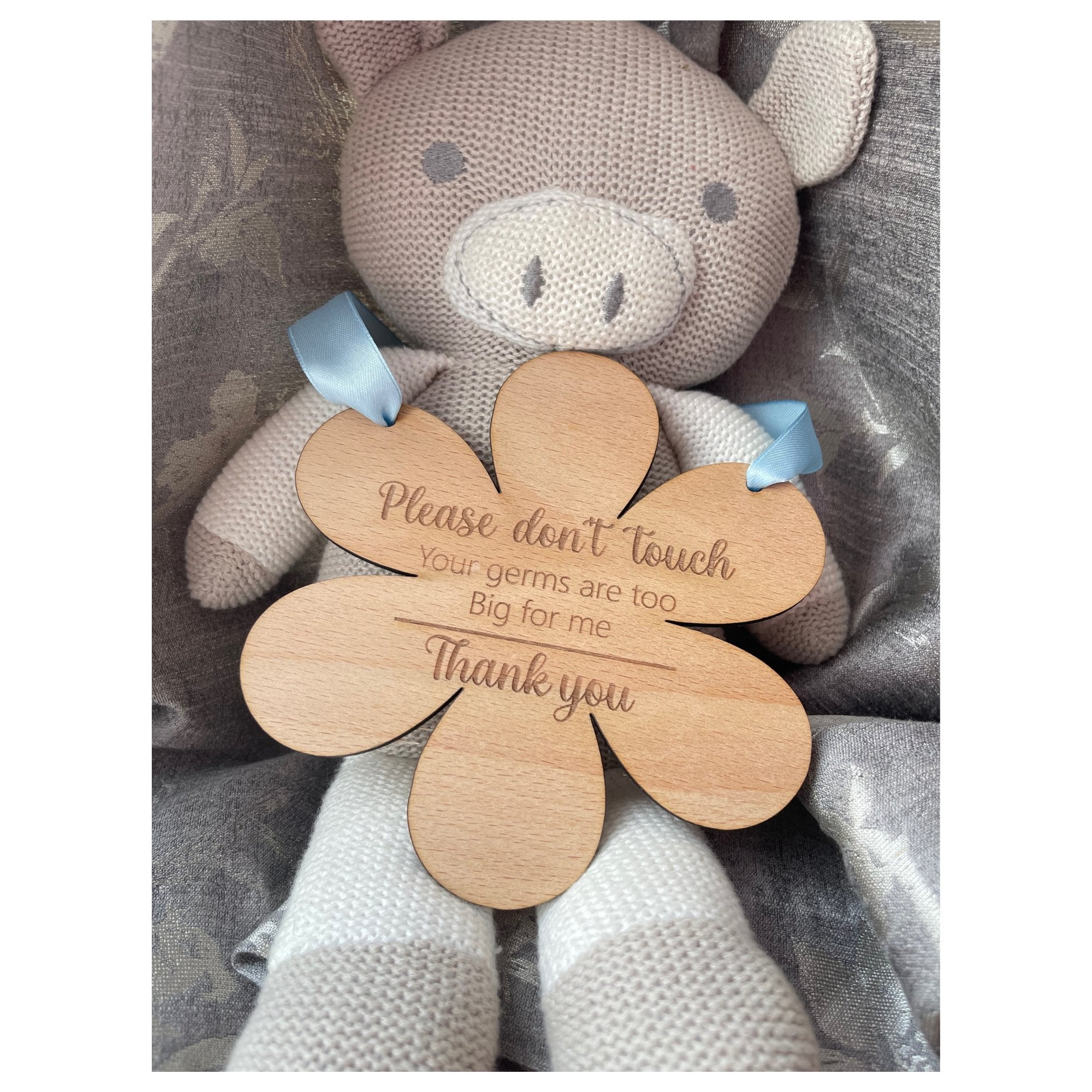 Please don’t touch baby sign for pram or car seat – flower design with engraved lettering.

